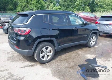 2018 Jeep Compass Latitude 4X4 из США, поврежденный, VIN 3C4NJDBB2JT114644